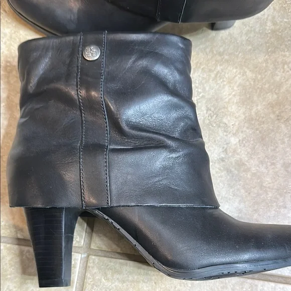 BCBG Black Heeled Boots with Slouchy Design - Picture 2 of 8